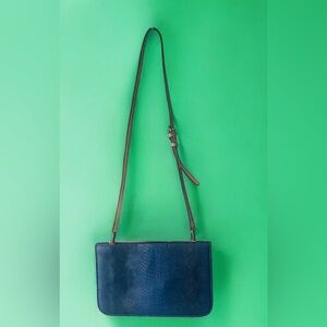 🔵 Zara basics women’s clutch